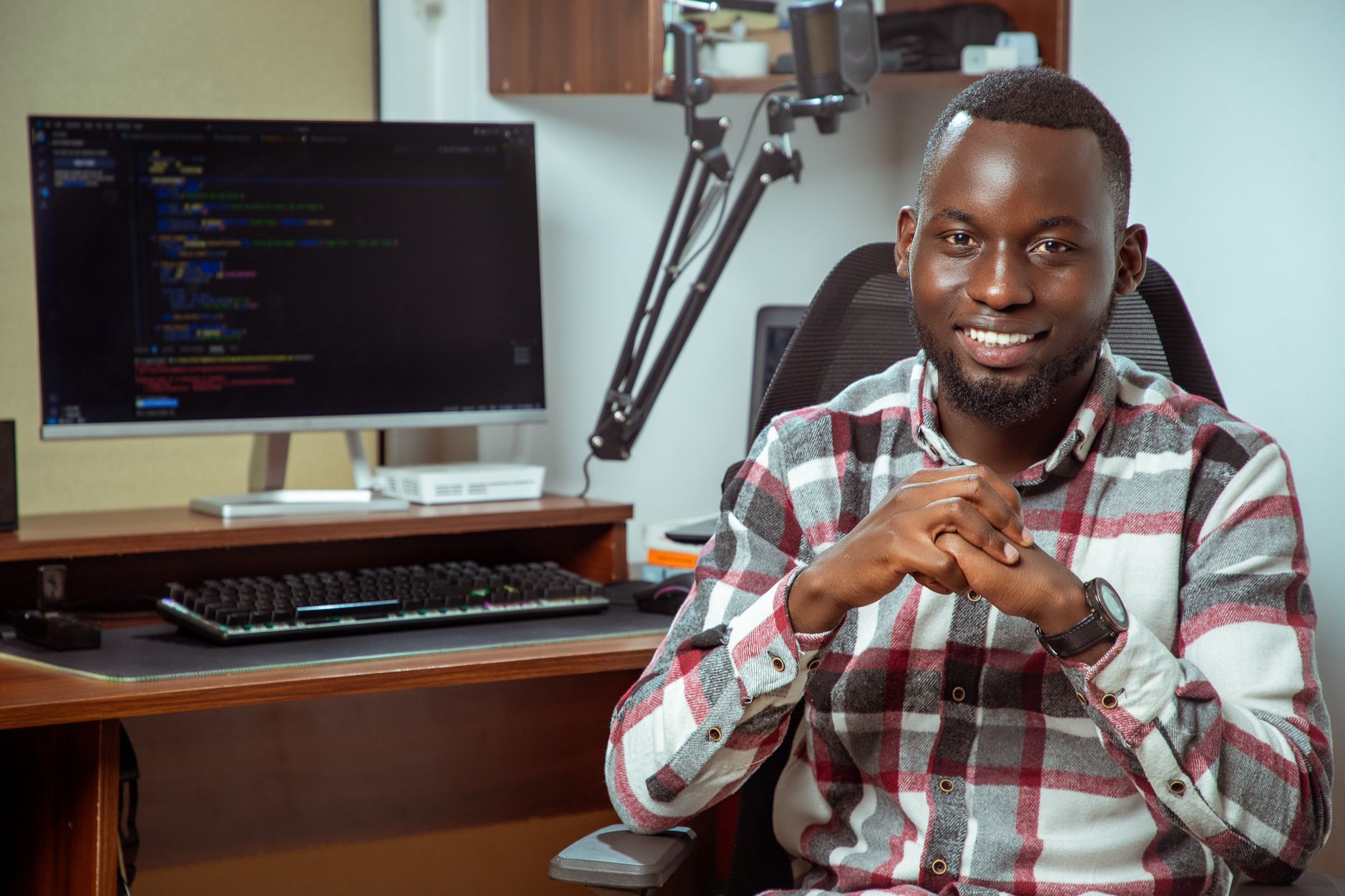 Dr. Alistair Chen - Middleware Engineer